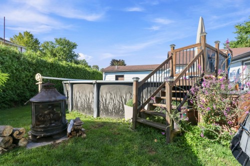 Piscine - 42 Rue Perron, Châteauguay, QC 
