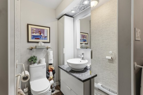 Salle de bains - 42 Rue Perron, Châteauguay, QC 