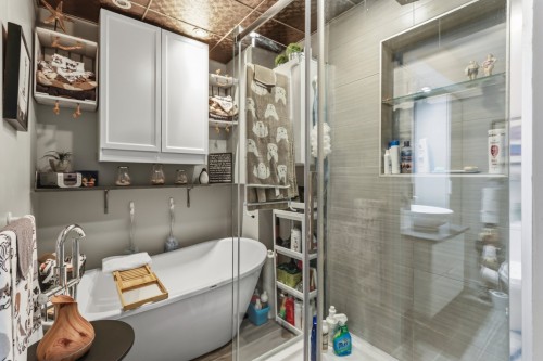 Salle de bains - 42 Rue Perron, Châteauguay, QC 