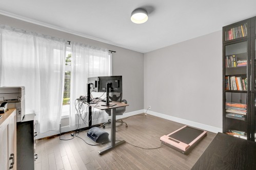 Bedroom - 13 Av. Hochar, Saint-Sauveur, QC 
