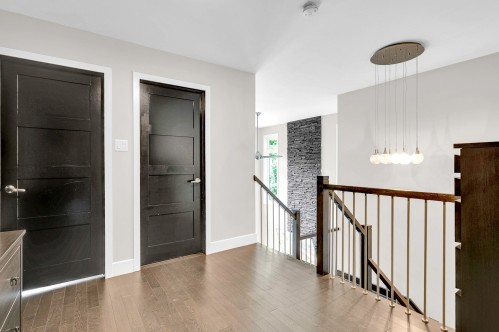 Mezzanine - 13 Av. Hochar, Saint-Sauveur, QC 