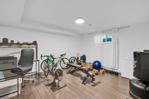 Bedroom - 13 Av. Hochar, Saint-Sauveur, QC 
