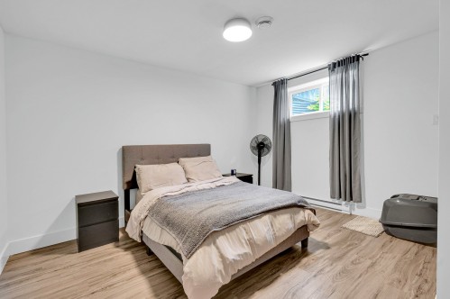 Bedroom - 13 Av. Hochar, Saint-Sauveur, QC 