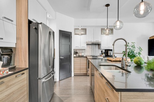 Kitchen - 13 Av. Hochar, Saint-Sauveur, QC 