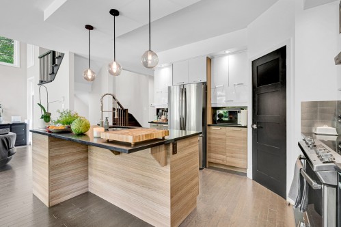 Kitchen - 13 Av. Hochar, Saint-Sauveur, QC 