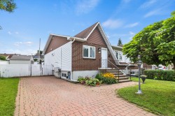 8780 Rue De Montbrun Laval (Saint-François), QC H7A 3L1