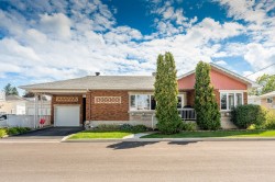 50 Rue St-Jean Saint-Rémi, QC J0L 2L0