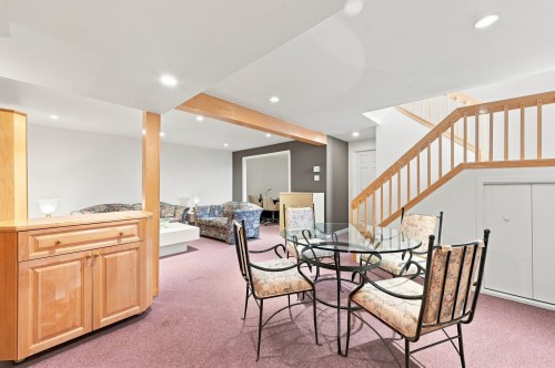 Salle familiale - 17075 Av. St-Onge, Saint-Hyacinthe, QC 