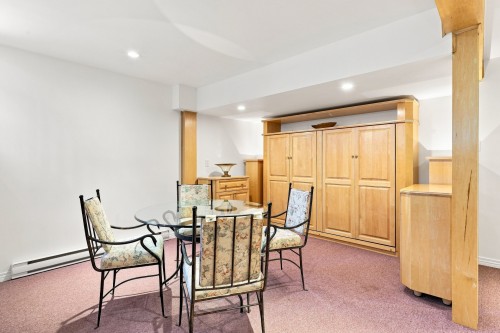 Salle familiale - 17075 Av. St-Onge, Saint-Hyacinthe, QC 