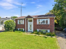 78 Rue Marleau  Mercier, QC J6R 1Z8