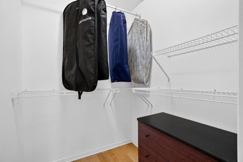 Rangement - 5-18 Av. Ste-Hélène, Saint-Lambert, QC 
