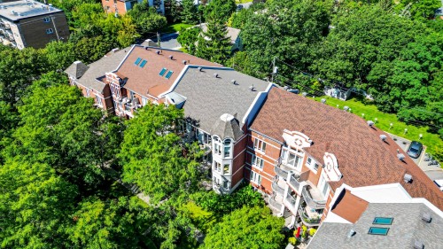 Photo aérienne - 5-18 Av. Ste-Hélène, Saint-Lambert, QC 