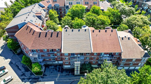Photo aérienne - 5-18 Av. Ste-Hélène, Saint-Lambert, QC 