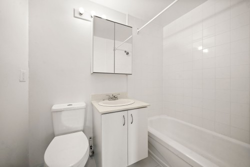 Salle de bains - 407B-11700 Boul. De Pierrefonds, Montréal (Pierrefonds-Roxboro), QC 