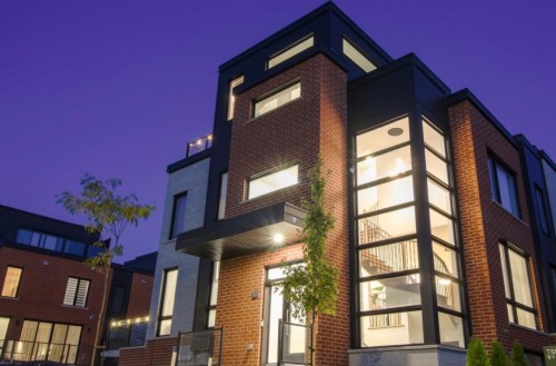 Front of Structure - 111 Av. Des Chênes, Candiac, QC 
