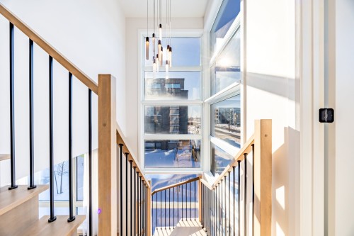 Staircase - 111 Av. Des Chênes, Candiac, QC 