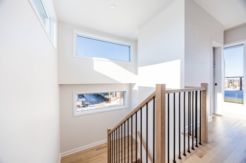 Staircase - 111 Av. Des Chênes, Candiac, QC 