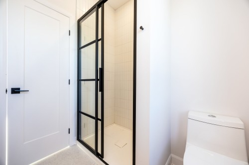 Bathroom - 111 Av. Des Chênes, Candiac, QC 
