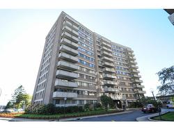 706-6635 Ch. Mackle  Côte-Saint-Luc, QC H4W 2Z7