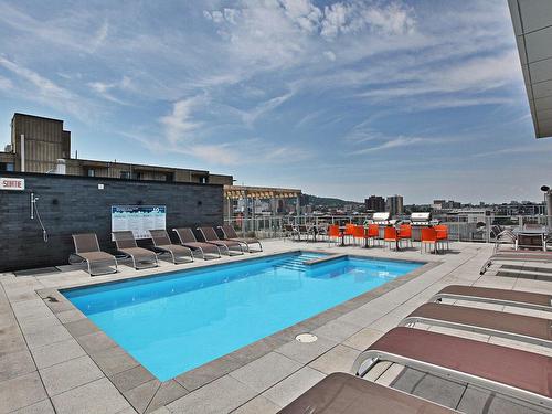 Piscine - 1504-1150 Rue St-Denis, Montréal (Ville-Marie), QC 