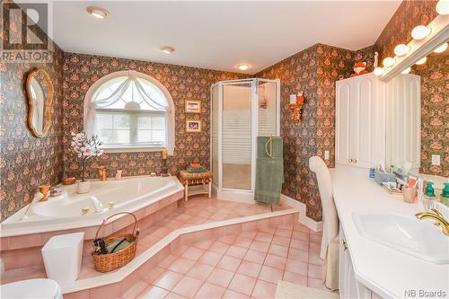 115 St-Pierre Est Boulevard, Caraquet, NB - Indoor Photo Showing Bathroom