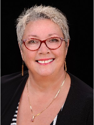 Irene Mandzuk, Sales Representative - NORTH VANCOUVER, BC