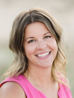 Deanna Collins, Sales Representative - Campbell River, BC