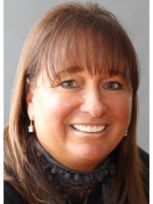 Cindy Ryerse, Sales Representative - COLLINGWOOD, ON