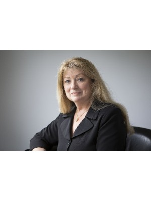 Roxee Morden, Sales Representative - Trenton, ON