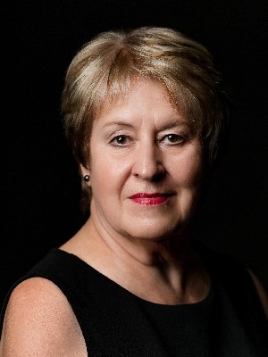 Diane Scott, Associate Broker - Calgary, AB