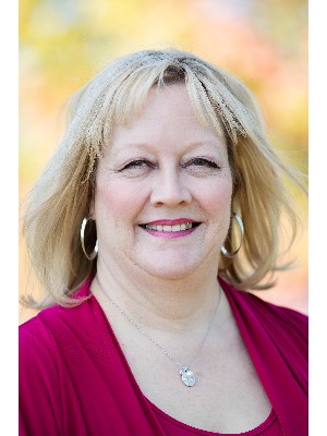 Carolynne Hebert, Sales Representative - Calgary, AB