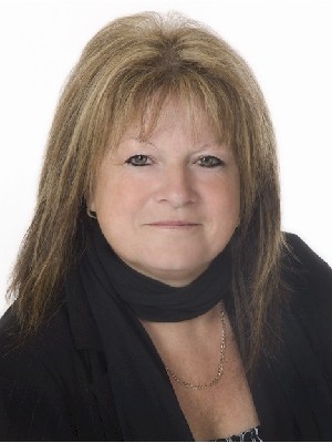 Line Bélanger, Real Estate Broker - Gatineau, QC