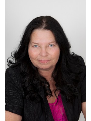 Doreen Noppers, Agent - Spruce Grove, AB