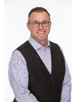 Patrick Larivière, Residential and Commercial Real Estate Broker - St-Hubert, QC