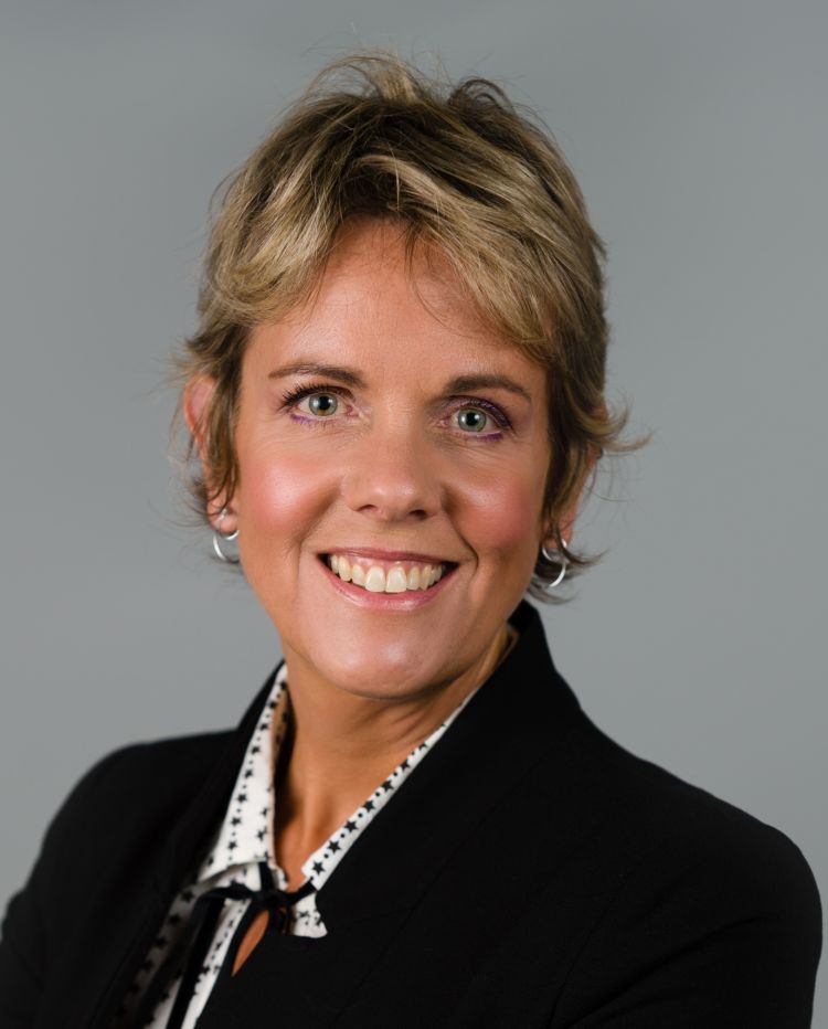 Stacey Kelley, Sales Associate - CALGARY, AB