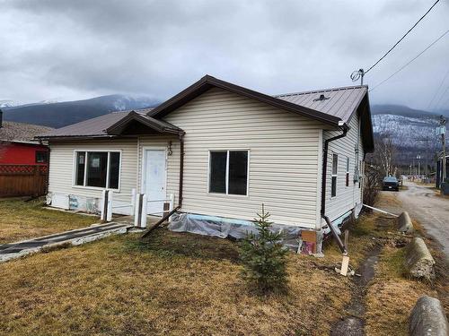 980 4Th Avenue, Mcbride, BC 