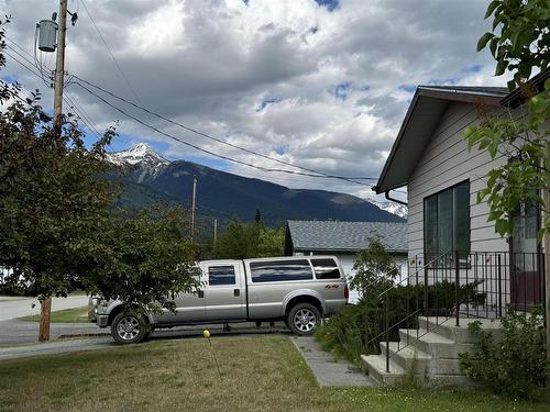 1055 9Th Avenue, Valemount, BC 