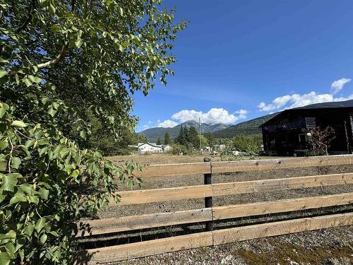 1112 7Th Avenue, Valemount, BC 