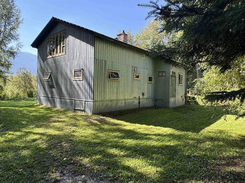 8613 16 Highway, Dunster, BC 