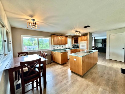 1915 Cranberry Place, Valemount, BC 