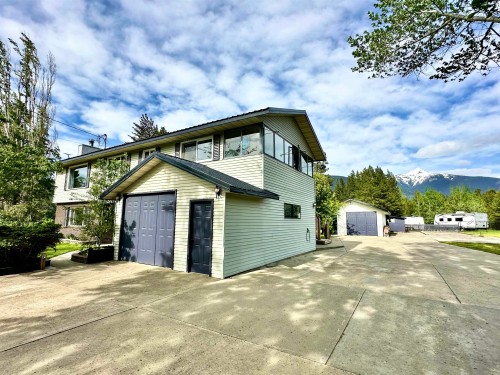 1915 Cranberry Place, Valemount, BC 