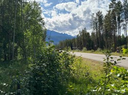 1015 18th Avenue  Valemount, BC V0E 2Z0