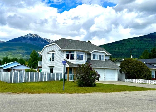 1290 8th Avenue  Valemount, BC V0E 2Z0