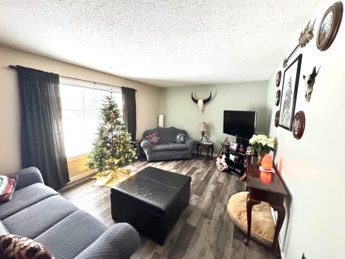 1321 8Th Avenue, Valemount, BC 