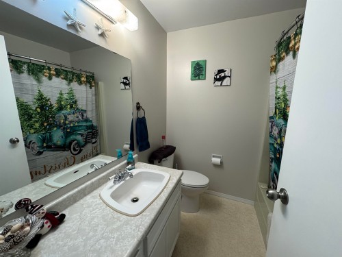 1321 8Th Avenue, Valemount, BC 