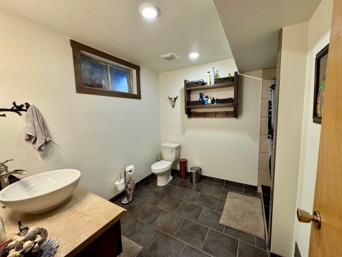 1321 8Th Avenue, Valemount, BC 