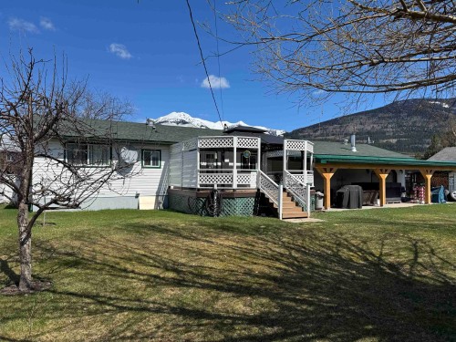 1321 8Th Avenue, Valemount, BC 