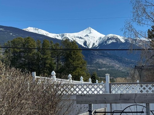 1321 8Th Avenue, Valemount, BC 