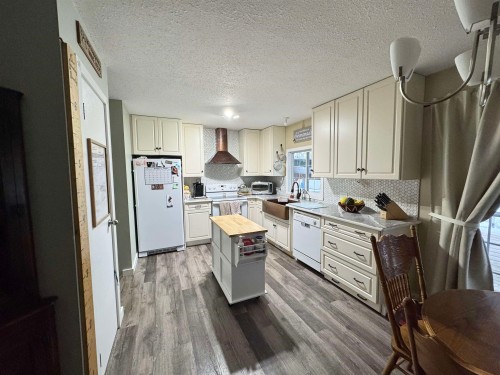 1321 8Th Avenue, Valemount, BC 