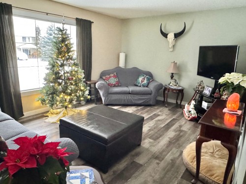 1321 8Th Avenue, Valemount, BC 